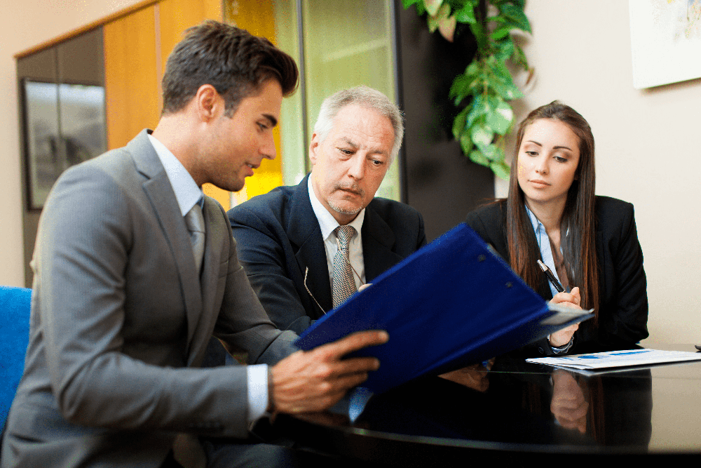 lawyers-on-cyprus laws-applicable-to-the-republic:-layer-210